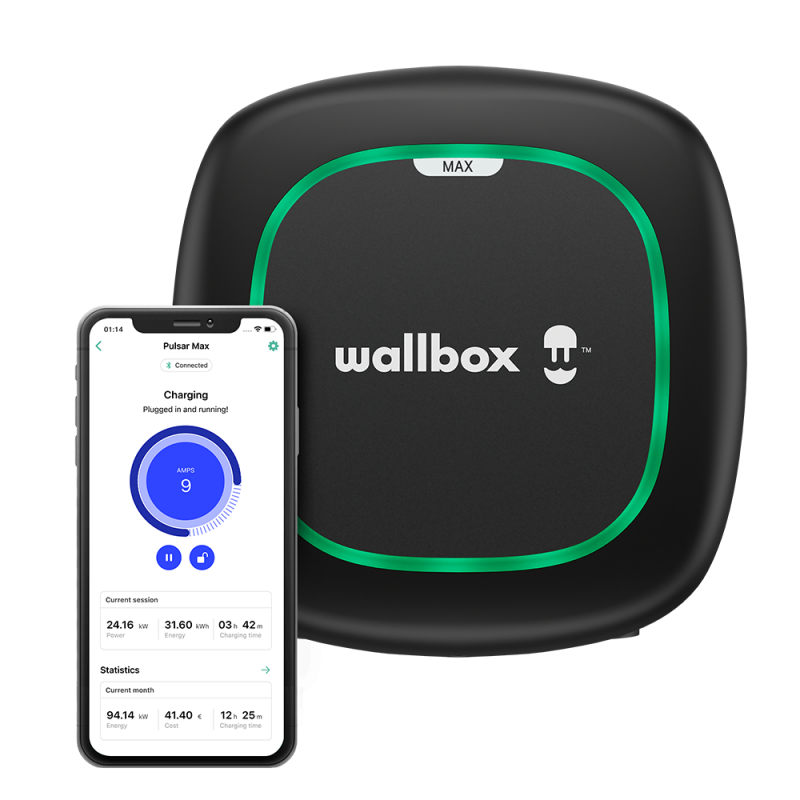 Wallbox Pulsar Max naast een mobiel met de laadbeheersapp.